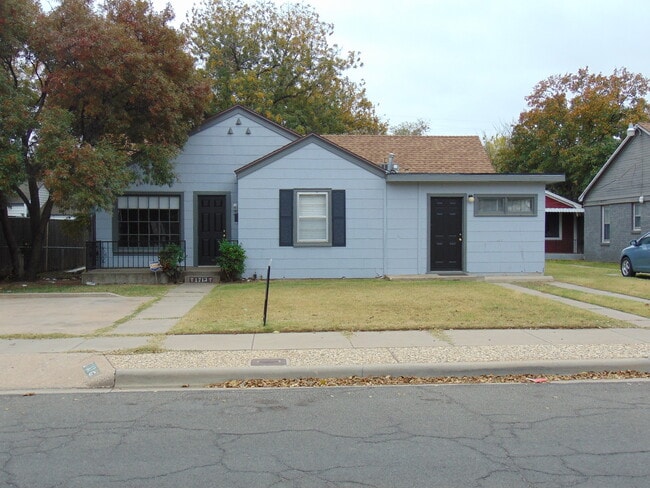 Building Photo - NOW PRE-LEASING! AVAILABLE LATE JJULY - 1713 23rd Street