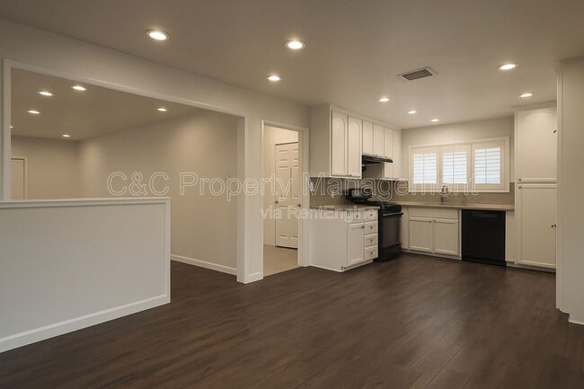 Photo - 212 Derecho Way