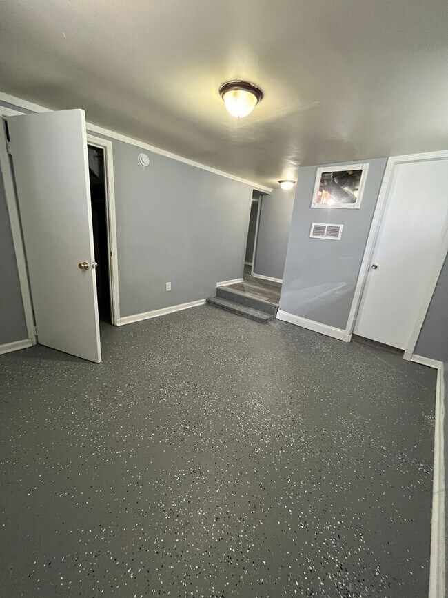 2 Bedroom 1 Bathroom house in Calumet Park... House Rental in Calumet