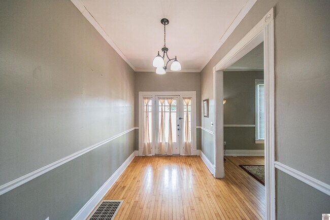 Photo - 315 Madison St