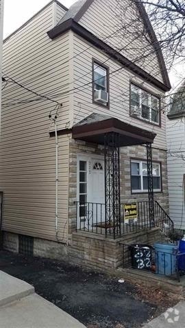 Building Photo - 325 Columbia Ave Rental
