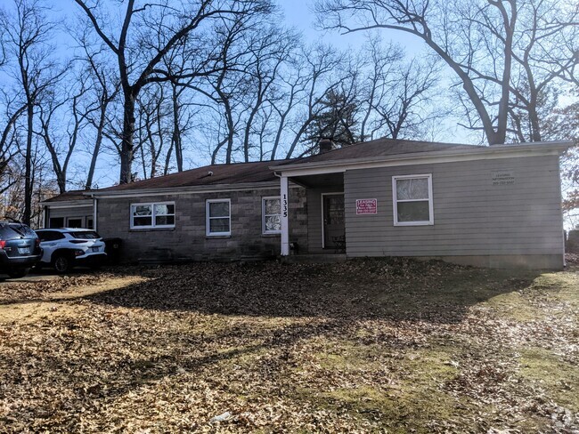 Building Photo - 1335 Knollwood Ave Rental