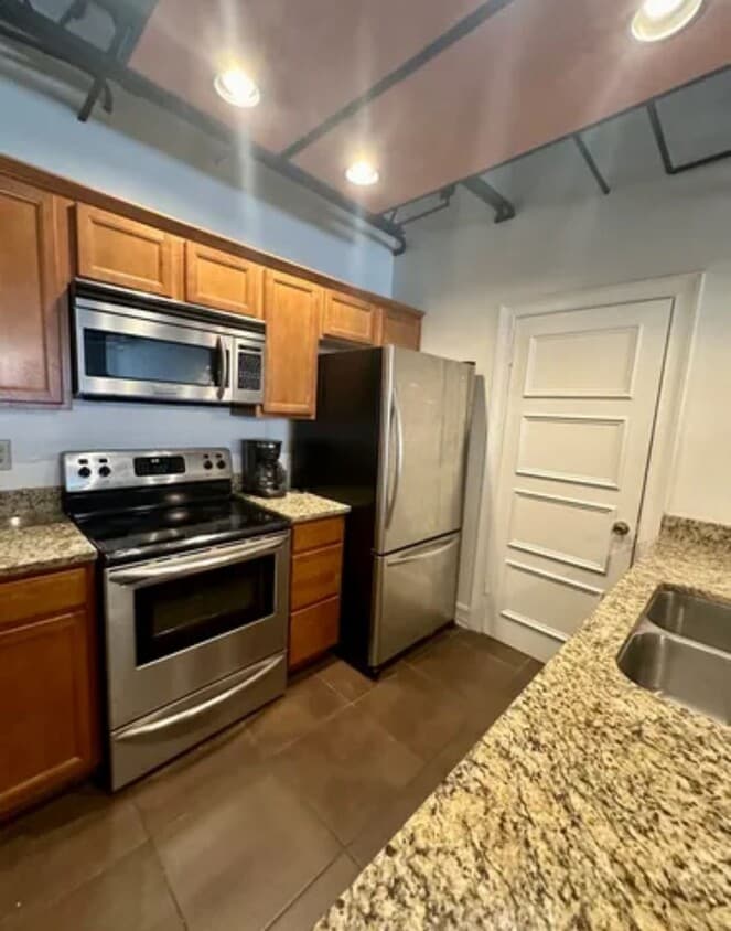 Upgraded 1 bedroom unit- Walking distance ... - Upgraded 1 bedroom unit- Walking distance ...