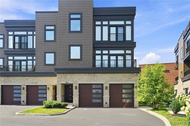 Building Photo - 264 Lakefront Blvd