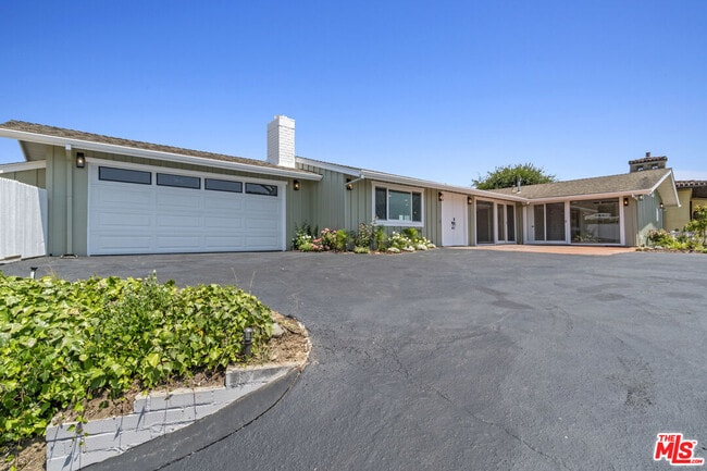 Photo - 1060 Palisair Pl Casa