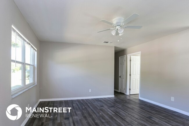 Photo - 2776 20th Ave SW