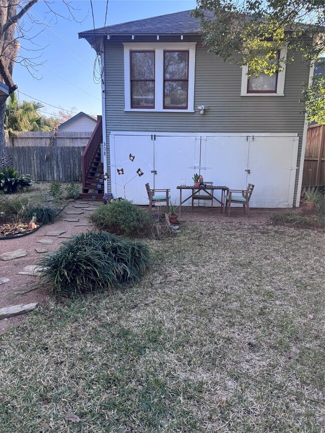 Building Photo - 308 E 23rd St