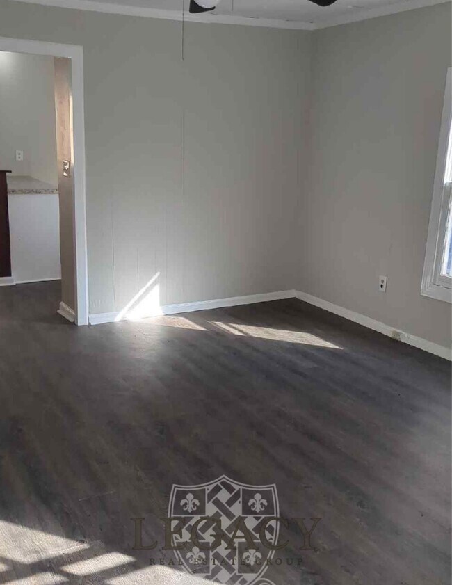 Photo - 6684 Cavender Rd