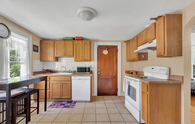 Kitchen - 22 Hillside Ave Unit 2nd Floor