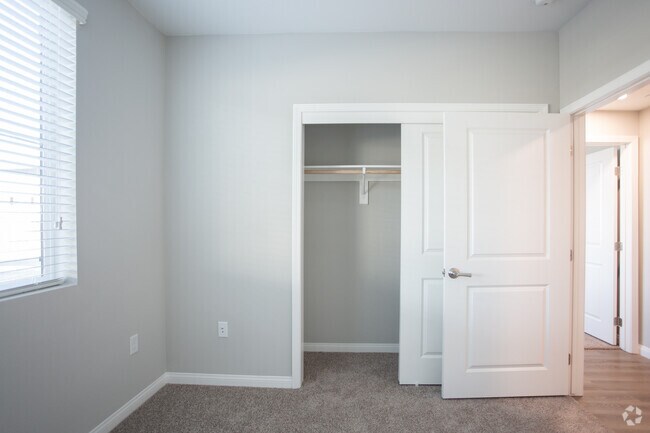 3BR, 2BA-1211 SF