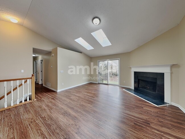 2855 Southfield Village Dr