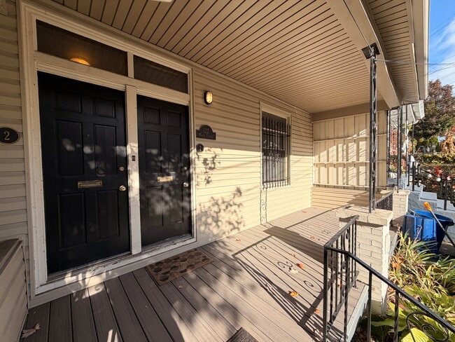 Photo - 122 Maple Ter