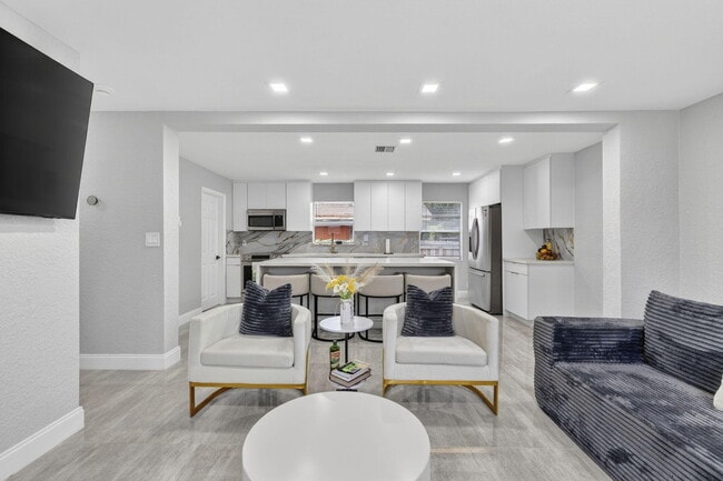 Photo - 800 NW 6th Ave
