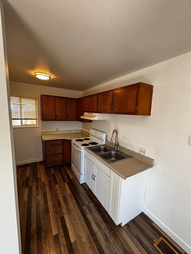 Photo - 910 E 9th St Unidad B