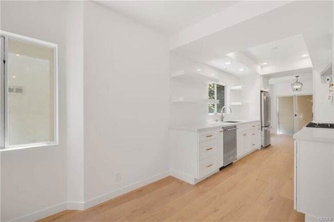 Photo - 1871 Greenfield Ave Unidad 102