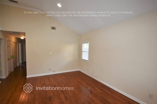 Photo - 1551 New St NE