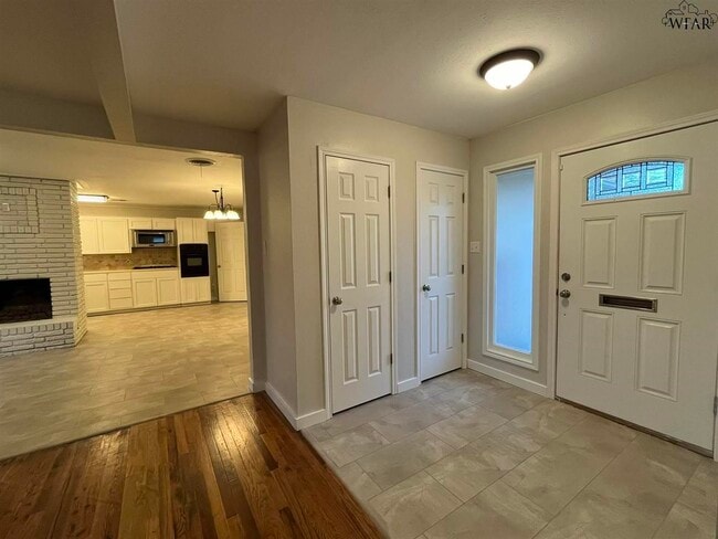 Photo - 2711 Chase Dr