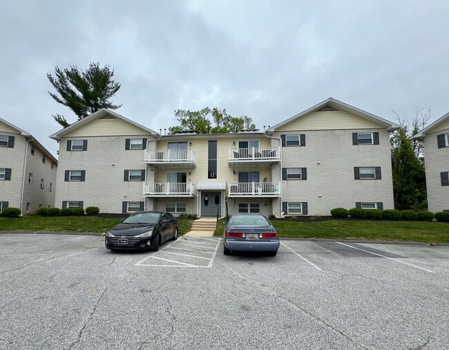 Photo - Charming 3 Bedroom/2 Bathroom Apartment in Cockeysville, MD! Unit B
