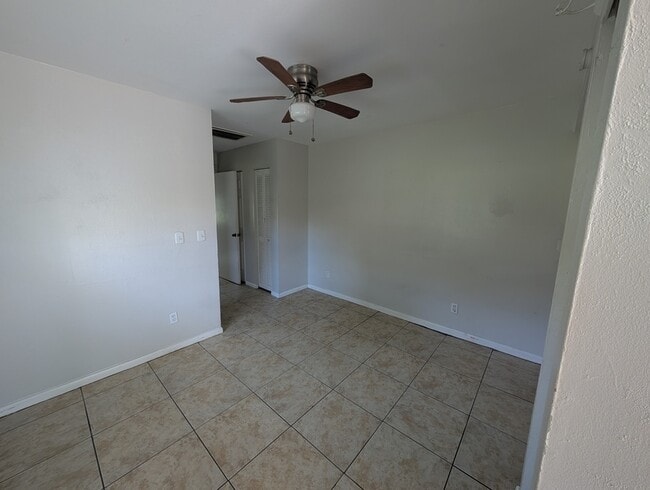 Photo - 663 Ave J NW Unidad 2