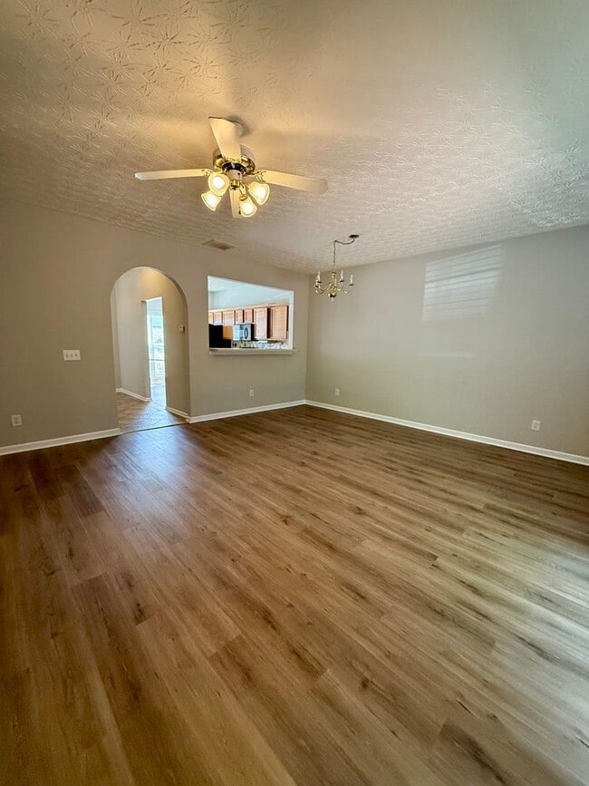 Photo - 3 bed/2.5 bath townhome near downtown Dawsonville