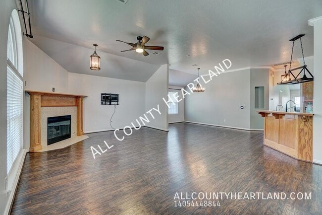 Photo - 204 Dollina Ct