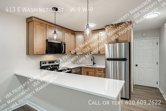 Building Photo - 413 E Washington St Unit W-9 W-9