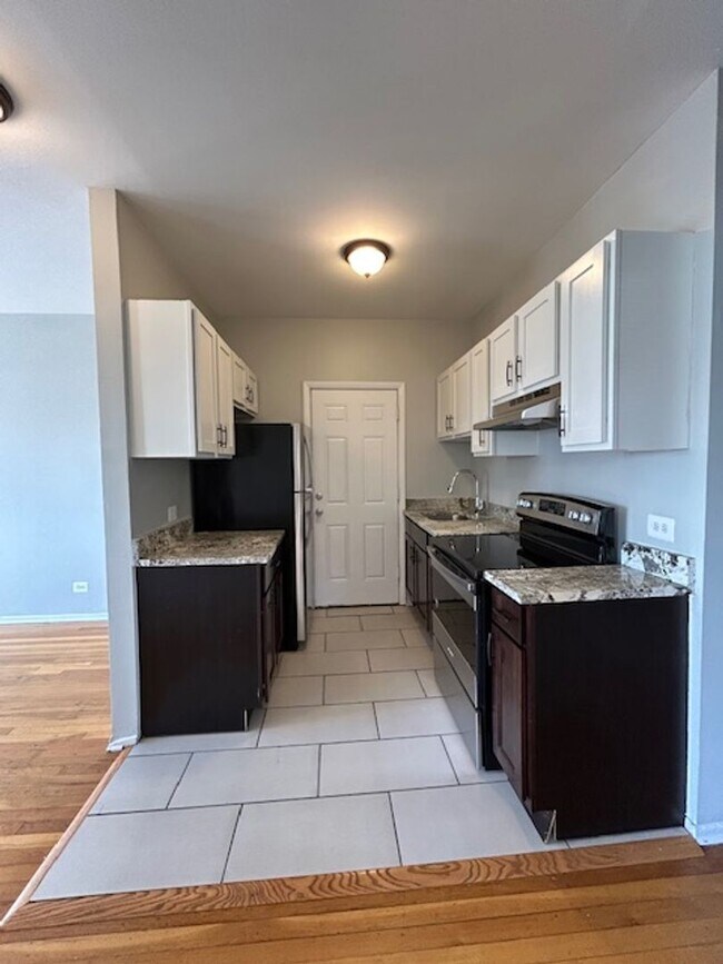 Photo - East Rogers Park One Bedroom *Income Guidelines Apply* Unit 1724-3B