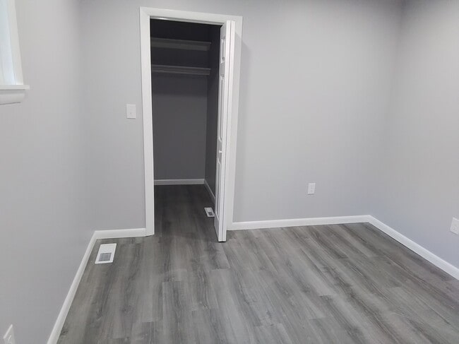 322 E Main St