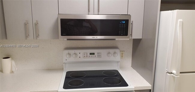 Building Photo - 400 SW 134th Way Unit 102F