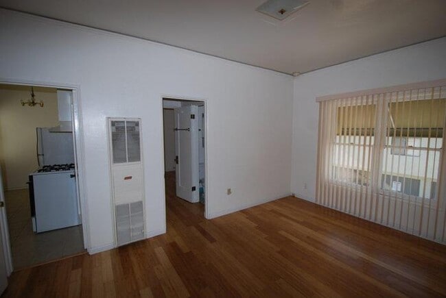 Building Photo - Vintage 1bdr apartment in Hillcrest!