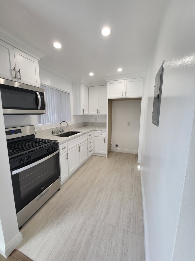Building Photo - 8919 Longden Ave