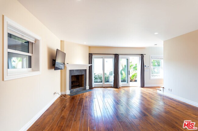 Photo - 702 Pacific Ave