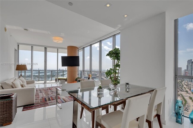 Photo - 1100 Biscayne Blvd Unidad 3901