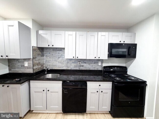 Photo - 1226 W Pratt St