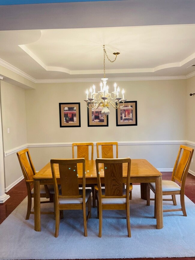 Photo - 1059 Melbury Rd