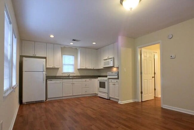 Photo - 525 E 58th St