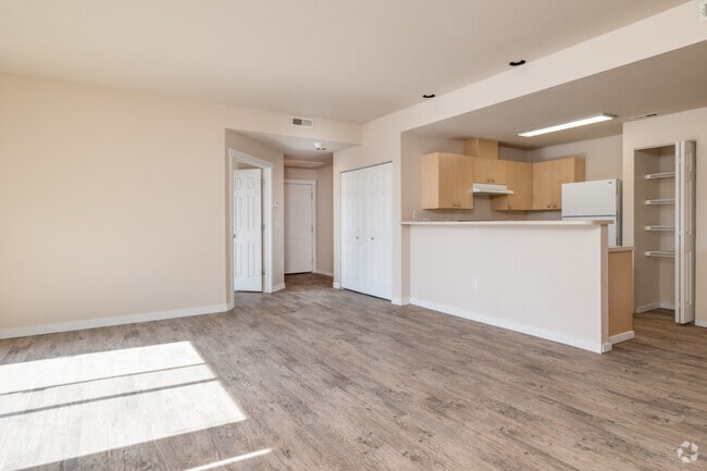 2BD, 2BA - 1053SF