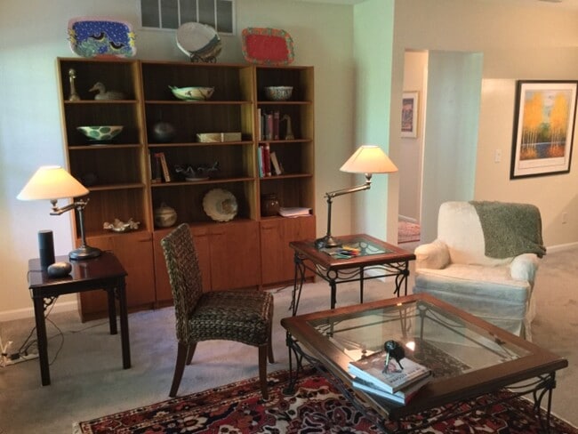 Photo - 1123 Joyce Ln