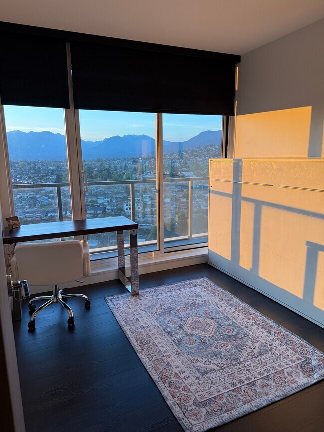 Photo - 4880 Lougheed Hwy Unité Serene Haven: Luxe 3 Bedr