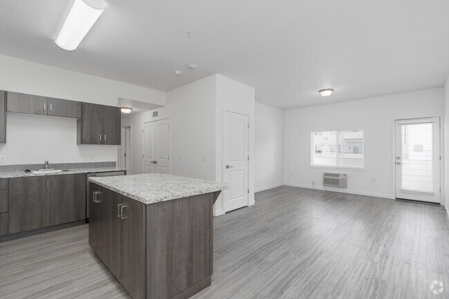 2BR, 2BA - 1,012SF - Kitchen