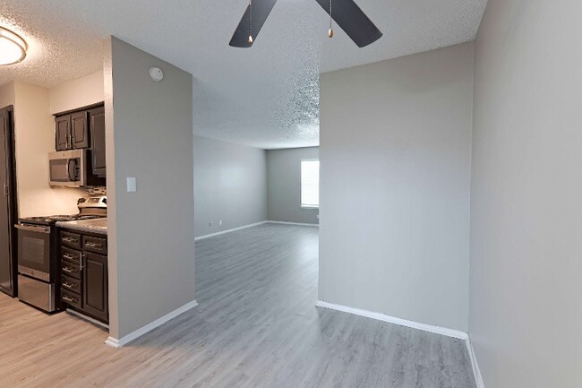 Photo - 531 Bedford Rd Apartamento