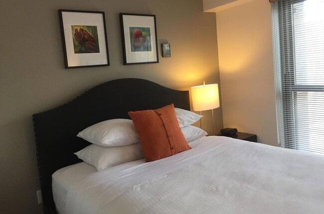 Photo - 1081 Boylston St