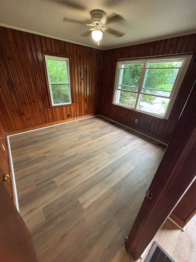 Photo - 1051 Harbor Rd
