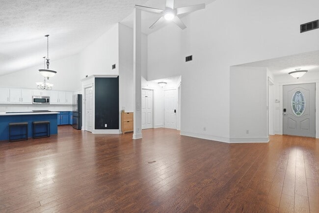 121 Mill Ct