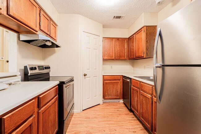 Photo - 404 Kenniston Dr Unit C