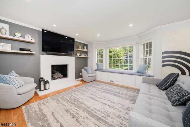 Photo - 69 Penwood Dr