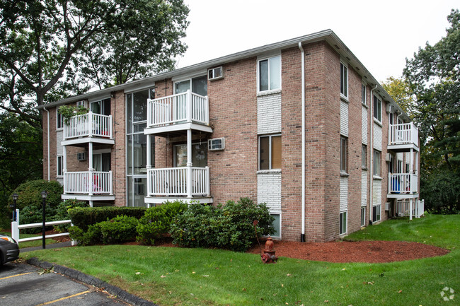 Photo - Elm Crest Estates Apartments