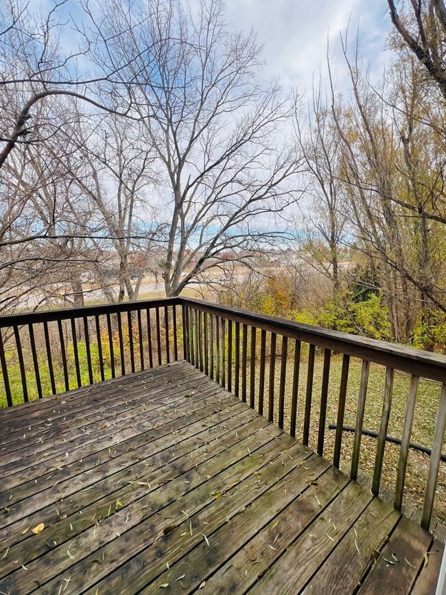 Photo - RENOVATED 4 bed 3.5 bath Duplex - Available for IMMEDIATE move in