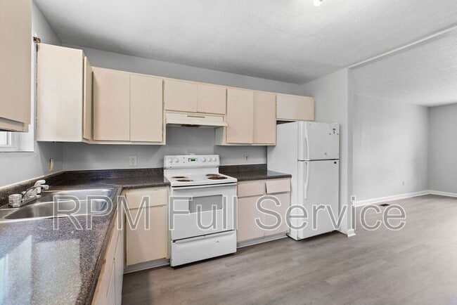Photo - 105 Hubert Dr Townhome