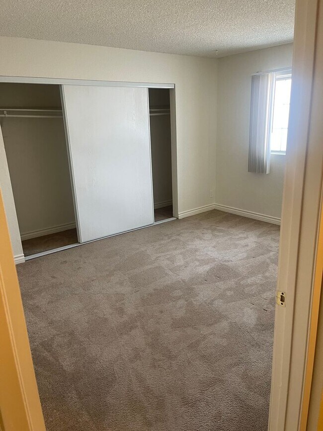 6810 Foothill Blvd Tujunga
